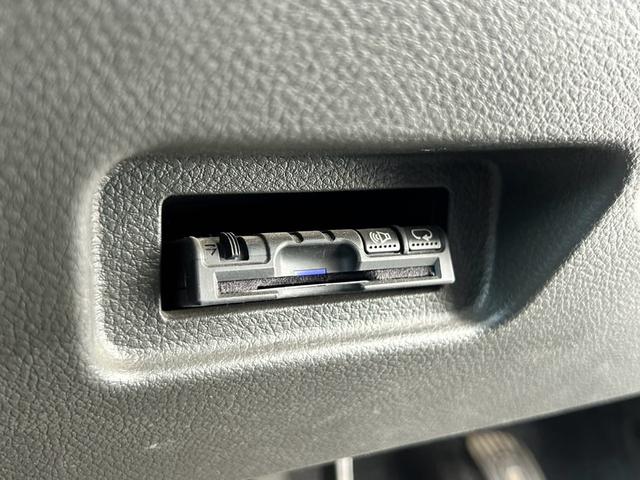 キューブ １５Ｘ　インディゴ＋プラズマ　禁煙車　走行５７５１６ｋｍ　インテリジェントキー　ＥＴＣ　プッシュスターター　オートエアコン　電動格納ドアミラー　ベンチシート（8枚目）