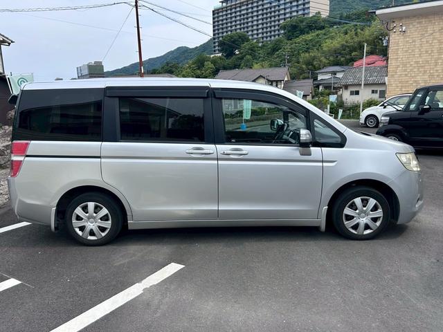 ステップワゴン Ｇ　禁煙車　ナビ地デジ　バックカメラ　ＥＴＣ　キーレスエントリー　電動格納ドアミラー　オートエアコン　両側スライドドア　８人乗り（22枚目）