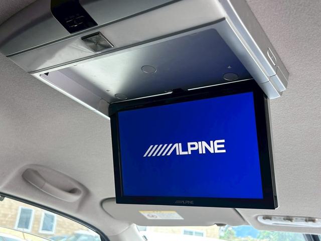セレナ ハイウェイスター　Ｖセレクション　車高調　社外アルミ　純正エアロ　ナビ地デジＴＶ　バックカメラ　後席モニター　両側電動スライドドア　ＥＴＣ　クルーズコントロール　インテリジェントキー（7枚目）
