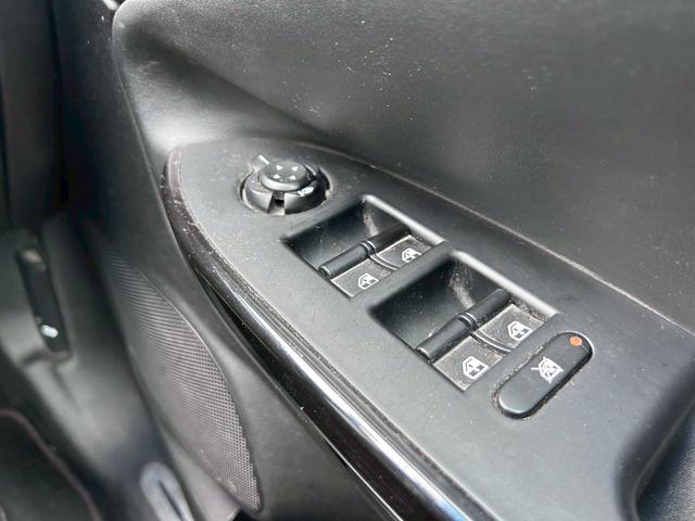 ジュリエッタ コンペティツィオーネ　ホワイトエディション　禁煙車　ＨＩＤヘッドライト　アルミホイール　本革シート　シートヒーター　パワーシート　ＥＴＣ　アイドリングストップ　横滑り防止装置（9枚目）