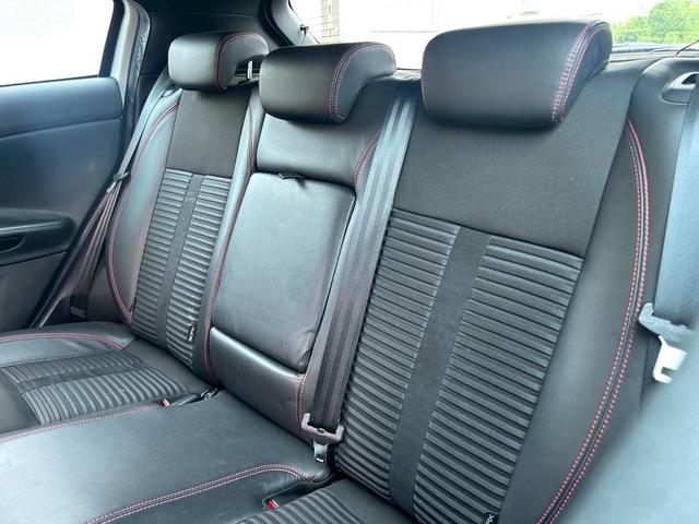 ジュリエッタ コンペティツィオーネ　ホワイトエディション　禁煙車　ＨＩＤヘッドライト　アルミホイール　本革シート　シートヒーター　パワーシート　ＥＴＣ　アイドリングストップ　横滑り防止装置（18枚目）