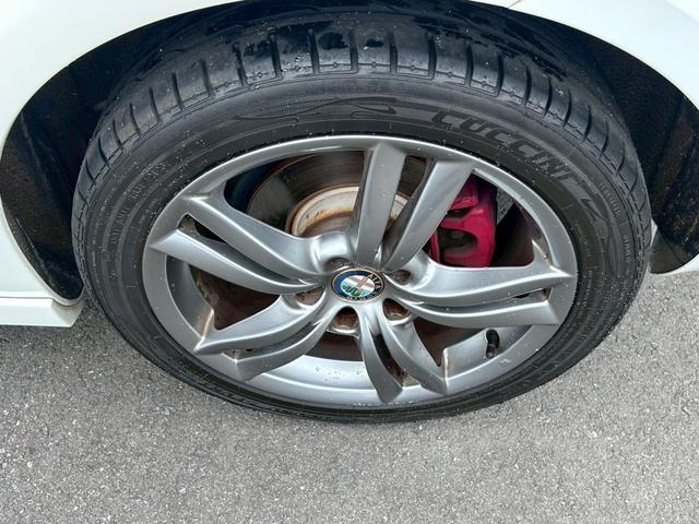 ジュリエッタ コンペティツィオーネ　ホワイトエディション　禁煙車　ＨＩＤヘッドライト　アルミホイール　本革シート　シートヒーター　パワーシート　ＥＴＣ　アイドリングストップ　横滑り防止装置（28枚目）