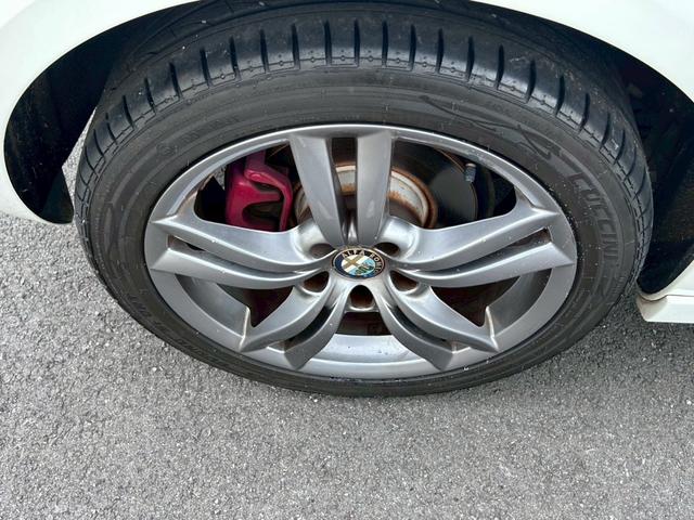ジュリエッタ コンペティツィオーネ　ホワイトエディション　禁煙車　ＨＩＤヘッドライト　アルミホイール　本革シート　シートヒーター　パワーシート　ＥＴＣ　アイドリングストップ　横滑り防止装置（31枚目）