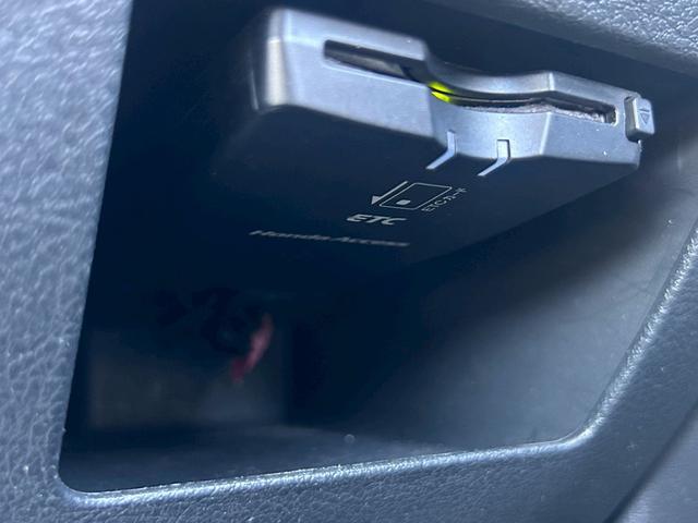 ２０７ ＣＣ　グリフ　禁煙車　車検令和９年３月　　Ｂｌｕｅｔｏｏｔｈオーディオ　ＥＴＣ　本革シート　ダッシュ革貼替済　クルーズコントロール　純正アルミホイール（15枚目）