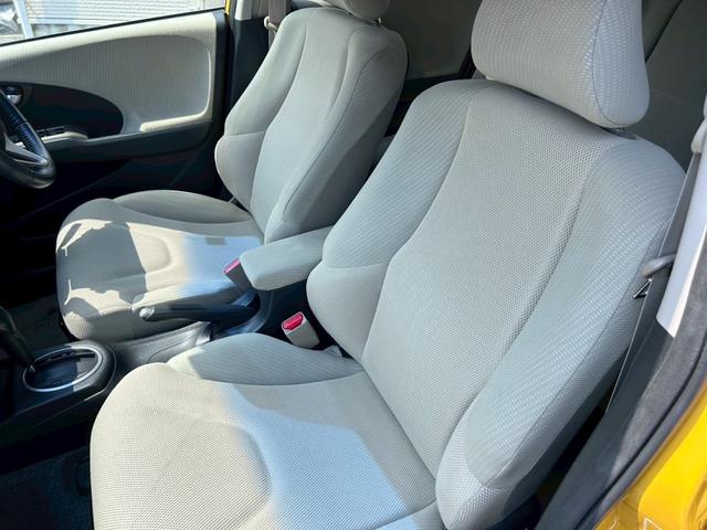 フィットハイブリッド ナビプレミアムセレクション　禁煙車　走行７１０６９ｋｍ　車検令和８年６月　純正ナビ地デジＴＶ　バックカメラ　ＥＴＣ　スマートキー　クルーズコントロール　ＨＩＤヘッドライト　アルミホイール（22枚目）