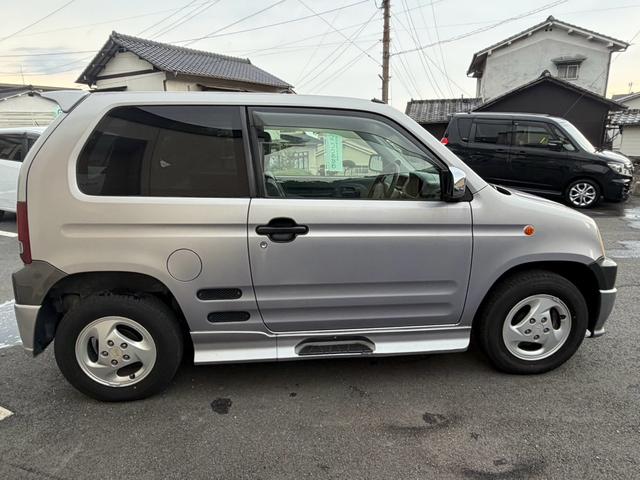 Ｚ ターボ　４ＷＤ　走行１０１３５９ｋｍ　キーレスエントリー　ナビ　新品バッテリー　アルミホイール　運転席助手席エアバック（14枚目）