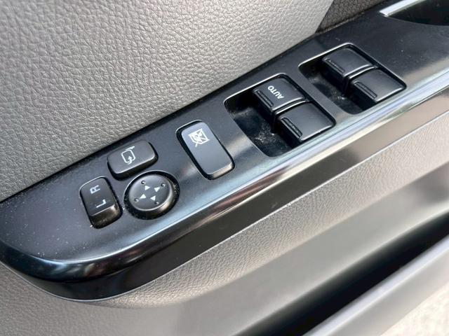 ワゴンＲスティングレー Ｘ　禁煙車　スマートキー　ＥＴＣ　プッシュスターター　電動格納ドアミラー　ベンチシート　ＨＩＤヘッドライト　エアコン修理済　バッテリー新品　車検２年付　タイミングチェーン（9枚目）