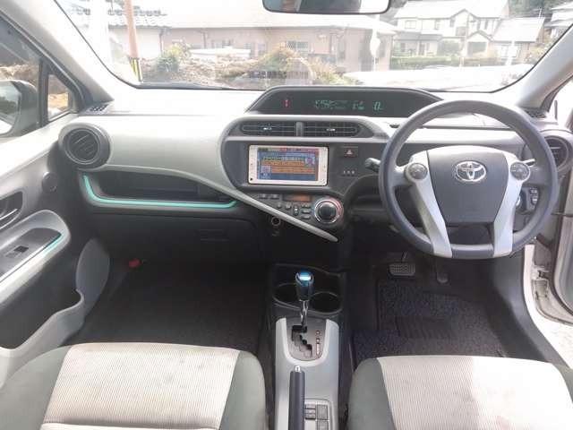 アクア Ｓ　車検２年付　タイヤ４本新品　令和６年８月ＨＶバッテリー交換済　ナビ地デジＴＶ　バックカメラ　ＥＴＣ　ドライブレコーダー　スマートキー　プッシュスターター　シートヒーター（6枚目）