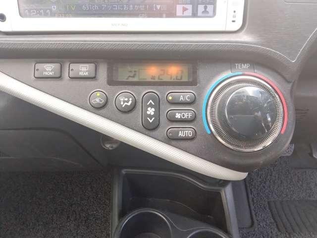 アクア Ｓ　車検２年付　タイヤ４本新品　令和６年８月ＨＶバッテリー交換済　ナビ地デジＴＶ　バックカメラ　ＥＴＣ　ドライブレコーダー　スマートキー　プッシュスターター　シートヒーター（13枚目）