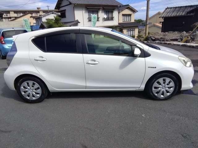 アクア Ｓ　車検２年付　タイヤ４本新品　令和６年８月ＨＶバッテリー交換済　ナビ地デジＴＶ　バックカメラ　ＥＴＣ　ドライブレコーダー　スマートキー　プッシュスターター　シートヒーター（23枚目）