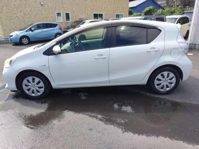 アクア Ｓ　車検２年付　タイヤ４本新品　令和６年８月ＨＶバッテリー交換済　ナビ地デジＴＶ　バックカメラ　ＥＴＣ　ドライブレコーダー　スマートキー　プッシュスターター　シートヒーター（28枚目）