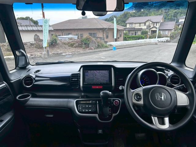 Ｎ－ＢＯＸカスタム Ｇ　４ＷＤ　車検２年付　禁煙車　片側電動スライドドア　スマートキー　ＥＴＣ　プッシュスターター　電動格納ドアミラー　ベンチシート　ＨＩＤヘッドライト　純正エアロ　純正アルミホイール（6枚目）