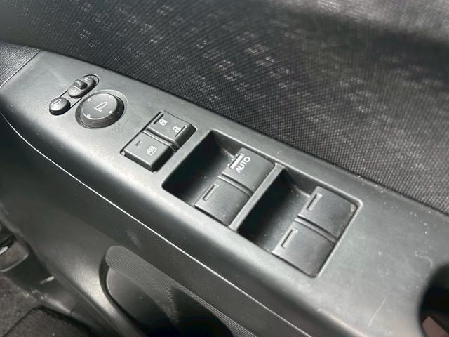 Ｎ－ＢＯＸカスタム Ｇ　４ＷＤ　車検２年付　禁煙車　片側電動スライドドア　スマートキー　ＥＴＣ　プッシュスターター　電動格納ドアミラー　ベンチシート　ＨＩＤヘッドライト　純正エアロ　純正アルミホイール（12枚目）