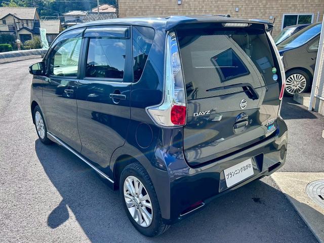 保証付き。。対象箇所はエンジンなど主要部位に限ります。それ以外の項目は、スタッフにご確認下さい。＊保証料金は、車両本体価格に含まれています。