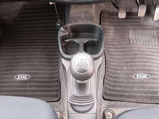 エッセ D 5速ミッション 車検2年付 走行110159km 禁煙車 CDデッキ 運転席助手席エアバック(7枚目)