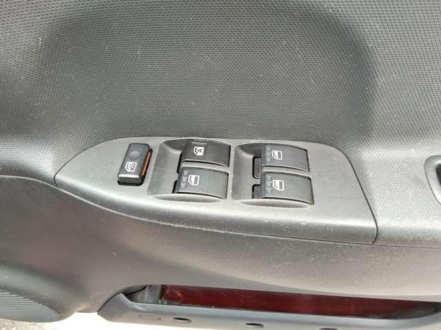 エッセ D 5速ミッション 車検2年付 走行110159km 禁煙車 CDデッキ 運転席助手席エアバック(11枚目)