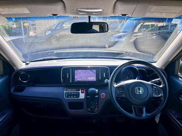 Ｎ－ＯＮＥ プレミアム　ツアラー・Ｌパッケージ　４ＷＤターボ　禁煙車　ナビ地デジＴＶ　バックカメラ　Ｂｌｕｅｔｏｏｔｈ　スマートキー　ＥＴＣ　プッシュスターター　ＨＩＤヘッドライト　純正アルミ（6枚目）