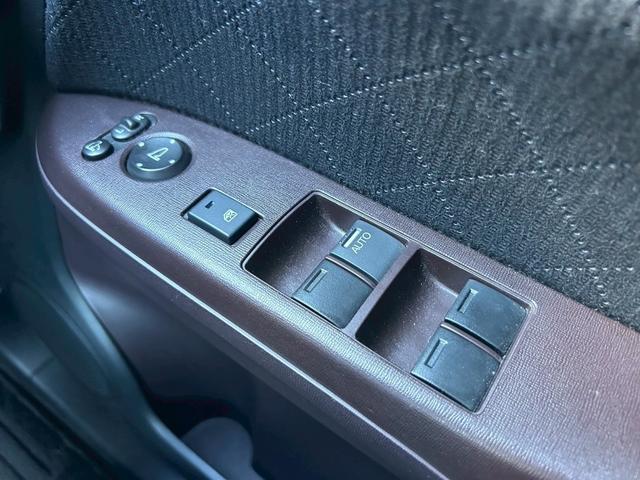 Ｎ－ＯＮＥ プレミアム・Ｌパッケージ　禁煙車　前後ドライブレコーダー　ナビ地デジＴＶ　バックカメラ　Ｂｌｕｅｔｏｏｔｈ　スマートキー　プッシュスターター　ＨＩＤヘッドライト　車検令和８年１１月（10枚目）