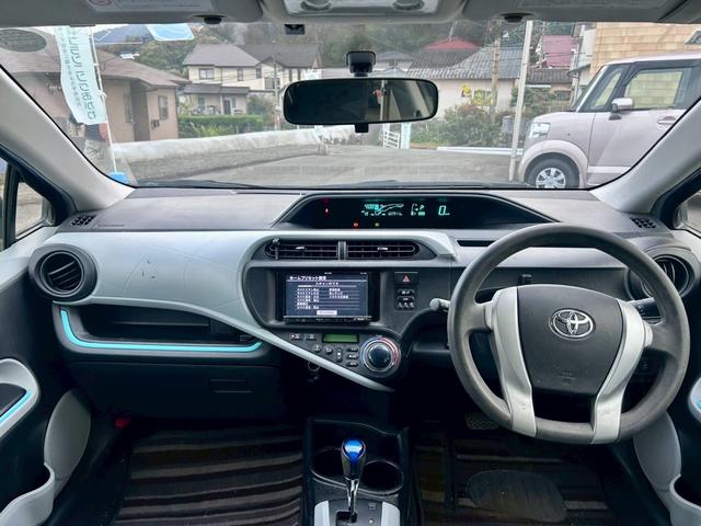 アクア Ｓ　車検２年付　禁煙車　ナビ地デジＴＶ　バックカメラ　ＥＴＣ　スマートキー　プッシュスターター　電動格納ドアミラー　オートエアコン（6枚目）