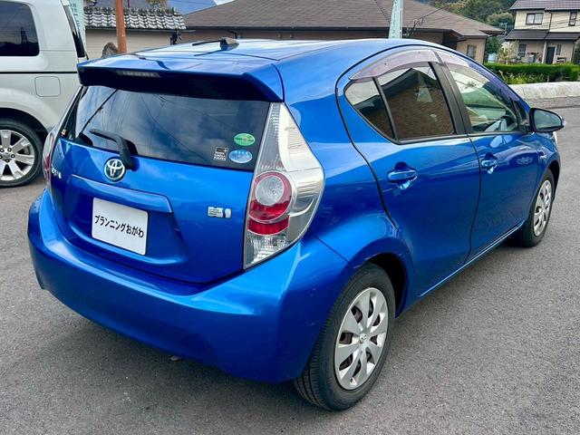 アクア Ｓ　車検２年付　禁煙車　ナビ地デジＴＶ　バックカメラ　ＥＴＣ　スマートキー　プッシュスターター　電動格納ドアミラー　オートエアコン（22枚目）