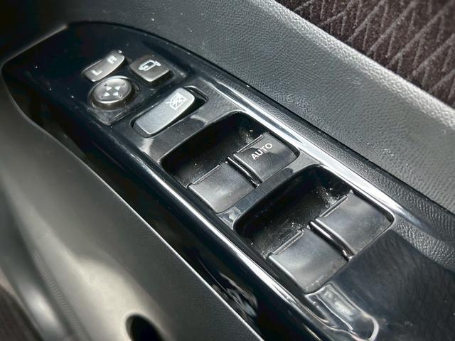 ルークス ハイウェイスター　禁煙車　車検２年付　ナビ　Ｂｌｕｅｔｏｏｔｈ　インテリジェントキー　ＥＴＣ　プッシュスターター　ＨＩＤヘッドライト　純正エアロ　アルミホイール　タイミングチェーン（9枚目）