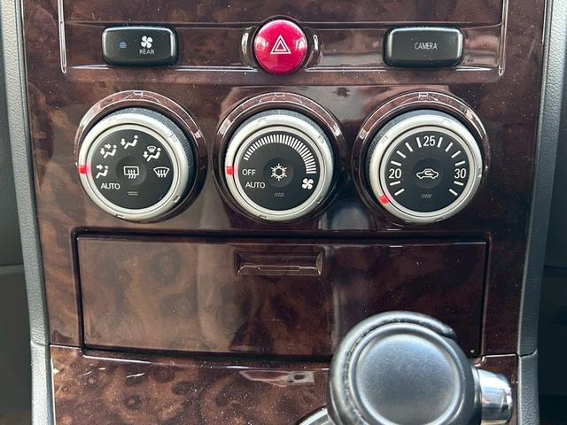 デリカＤ：５ シャモニー　車検２年付　８人乗り　ナビ地デジＴＶ　サイド・フロント・バックカメラ　ＥＴＣ　スマートキー　両側電動スライドドア　クルーズコントロール　ＨＩＤヘッドライト　純正アルミホイール（10枚目）