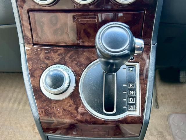 デリカＤ：５ シャモニー　車検２年付　８人乗り　ナビ地デジＴＶ　サイド・フロント・バックカメラ　ＥＴＣ　スマートキー　両側電動スライドドア　クルーズコントロール　ＨＩＤヘッドライト　純正アルミホイール（11枚目）