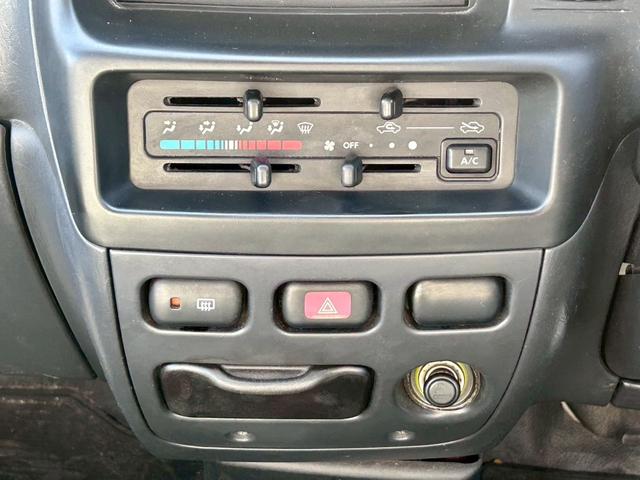 ハイゼットカーゴ スペシャル　ハイルーフ　車検２年付　オートマ車　ＵＳＢ付ＣＤステレオ　エアコン付　両側スライドドア（8枚目）