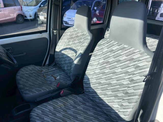 ハイゼットカーゴ スペシャル　ハイルーフ　車検２年付　オートマ車　ＵＳＢ付ＣＤステレオ　エアコン付　両側スライドドア（18枚目）