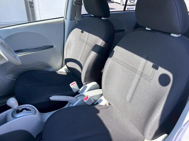 �������΂񂾃��C�g�͐���ނ̃y�[�p�[��R���p�E���h����g���đh�点�܂��B�N���A�Ȃ��ږڂŔ������􁙁�