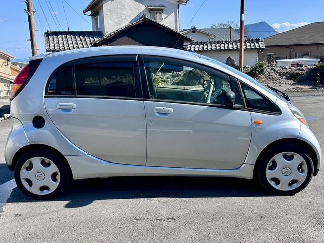 �ۏ؊��Ԃ͔[�Ԍ�R�����܂��͂P�����ƂȂ�܂��B�B�Ώۉӏ��̓G���W���Ȃǎ�v���ʂɌ���܂��B����ȊO�̍��ڂ́A�X�^�b�t�ɂ��m�F�������B���ۏؗ����́A�ԗ��{�̉��i�Ɋ܂܂�Ă��܂��B