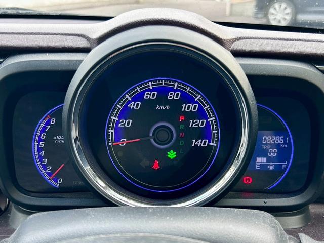 �ۏ؊��Ԃ͔[�Ԍ�R�����܂��͂P�����ƂȂ�܂��B�B�Ώۉӏ��̓G���W���Ȃǎ�v���ʂɌ���܂��B����ȊO�̍��ڂ́A�X�^�b�t�ɂ��m�F�������B���ۏؗ����́A�ԗ��{�̉��i�Ɋ܂܂�Ă��܂��B