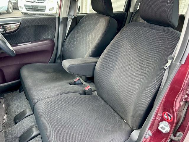 �������΂񂾃��C�g�͐���ނ̃y�[�p�[��R���p�E���h����g���đh�点�܂��B�N���A�Ȃ��ږڂŔ������􁙁�