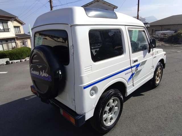 ジムニー インタークーラーターボ　４ＷＤ　パノラミックルーフ　車検２年付　５速ミッション　タイミングベルト・ウォーターポンプ交換　純正ボディサイドステッカー製作貼付（13枚目）