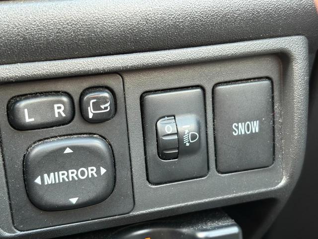 シエンタ Ｘ　Ｓエディション　禁煙車　車検令和９年４月　ナビ地デジＴＶ　バックカメラ　ＥＴＣ　キーレスエントリー　両側スライドドア　７人乗り　純正エアロ（11枚目）