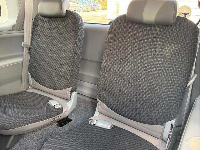 シエンタ Ｘ　Ｓエディション　禁煙車　車検令和９年４月　ナビ地デジＴＶ　バックカメラ　ＥＴＣ　キーレスエントリー　両側スライドドア　７人乗り　純正エアロ（17枚目）