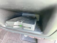 保証期間は納車後３ヵ月または走行距離３，０００ｋｍのどちらか早い方まで。対象箇所はエンジンなど主要部位に限ります。それ以外の項目は、スタッフにご確認下さい。＊保証料金は、車両本体価格に含まれています。 7
