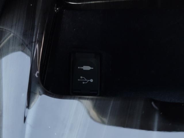 クラウンハイブリッド アスリートＳ　後期モデル　黒本革　純正エアロ　スパッタリング１８インチ　ＬＥＤライト＆フォグ　Ｂｌｕｅｔｏｏｔｈ　ＵＳＢ　ドラレコ　衝突軽減　レーダークルーズ　エアシート　ステアリングヒーター　イージークローザー（41枚目）