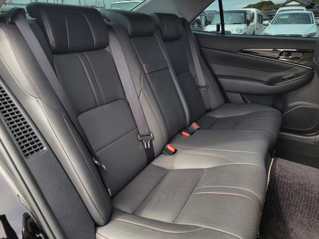 クラウンハイブリッド アスリートＳ　Ｊ－フロンティアリミテッド　禁煙　特別仕様車　専用ブラックスパッタ１８ＡＷ　黒本革　サンルーフ　Ｂｌｕｅｔｏｏｔｈ　ＵＳＢ　ＴＶキット　ドラレコ　ＬＥＤライト＆フォグ　シートＡＣ　ステアリングヒーター　イージークローザー（52枚目）