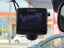 プリウス Ｓ　ナビ　Ｂカメラ　Ｂｌｕｅｔｏｏｔｈ　３６０°＋Ｒドラレコ　ステアリングリモコン　ＥＴＣ　スマートキー　ＬＥＤライト＆フォグ　オートリトラクタブルミラー　横滑り制御機能　プライバシーガラス（8枚目）