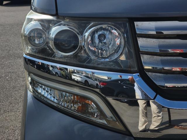 Ｎ－ＢＯＸカスタム Ｇ　ＳＳパッケージ　両側パワースライド　純正ナビ　Ｂカメラ　Ｂｌｕｅｔｏｏｔｈ　ＵＳＢ　スマートキー　ステアリングリモコン　ディスチャージライト　プライバシーガラス　１４インチアルミ　横滑り制御機能（7枚目）