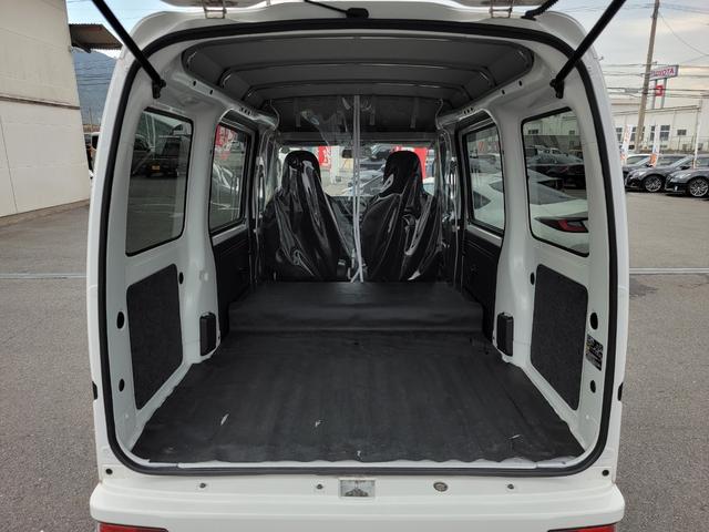 ハイゼットカーゴ ＤＸ　ＣＮＧ車　ＨＫＳ製　バイフューエル　ガソリン走行　天然ガス走行　切替可　長距離走行可　ＣＯ２削減　環境対策　キーレスエントリー　ヘッドライトレベライザー　オーバーヘッドコンソール（7枚目）