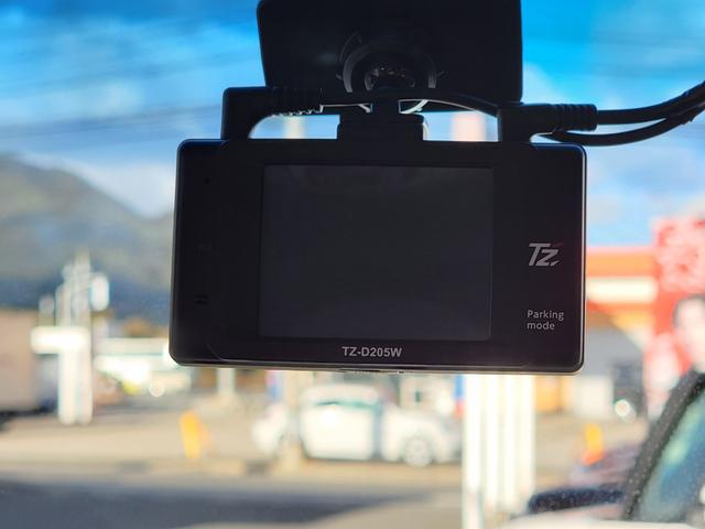 ���C�u�z�M�������ɂȂ�Ȃ���A�w�G���W�����[�����f���Ăق����x�@�w�����Â炢����߂Â��Ăق����x�@�w�i�r�̑�������Ăق����x�Ȃǂ̃��N�G�X�g�����C�y�ɂǂ�����ڂ����̓t���[�_�C�����܂�