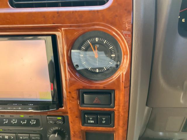 ランドクルーザープラド TXリミテッド ディーゼルターボ 4WD サンルーフ ルーフレール 3列シート8人乗り グリルガード 社外16インチアルミ 背面タイヤ 電動格納ドアミラー ETC(28枚目)