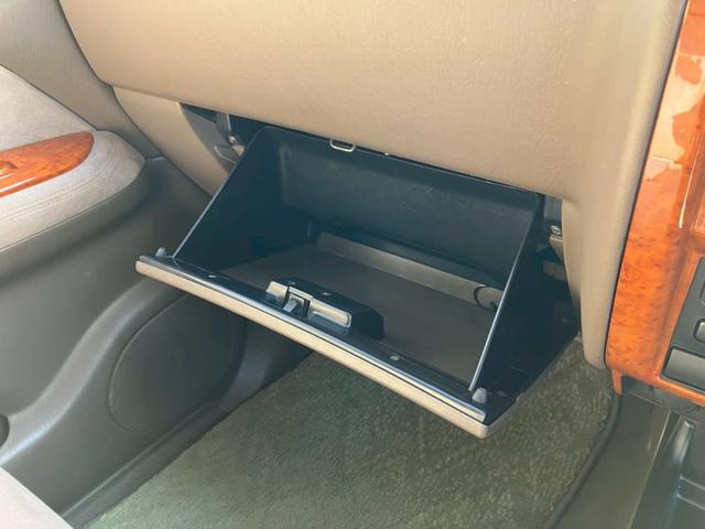 ランドクルーザープラド TXリミテッド ディーゼルターボ 4WD サンルーフ ルーフレール 3列シート8人乗り グリルガード 社外16インチアルミ 背面タイヤ 電動格納ドアミラー ETC(35枚目)