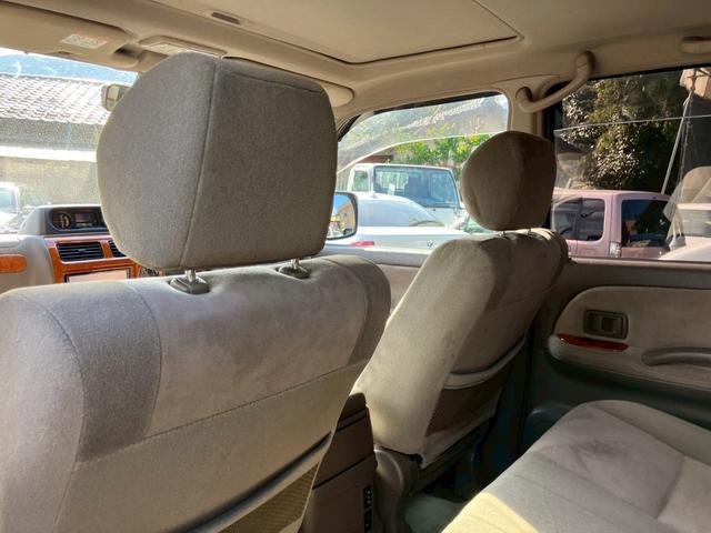 ランドクルーザープラド TXリミテッド ディーゼルターボ 4WD サンルーフ ルーフレール 3列シート8人乗り グリルガード 社外16インチアルミ 背面タイヤ 電動格納ドアミラー ETC(41枚目)