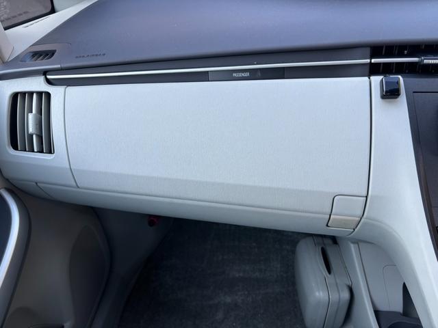 プリウス Ｓ　社外アルミ、ＥＴＣ装備、バックカメラ（15枚目）