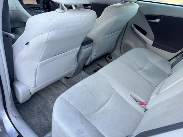 プリウス Ｓ　社外アルミ、ＥＴＣ装備、バックカメラ（33枚目）