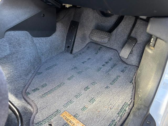 パジェロイオ パールパッケージ　ＥＴＣ装備、４ＷＤ、パワステ、パワーウインドウ、ナビ、エアバック（17枚目）