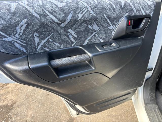 パジェロイオ パールパッケージ　ＥＴＣ装備、４ＷＤ、パワステ、パワーウインドウ、ナビ、エアバック（30枚目）